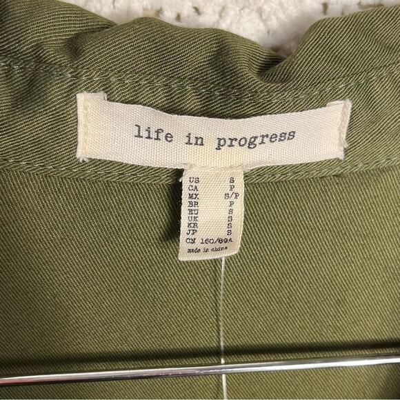 NWT LIFE IN PROGRESS | Army Green Military Button Down Women's Shirt S - Picture 6 of 8